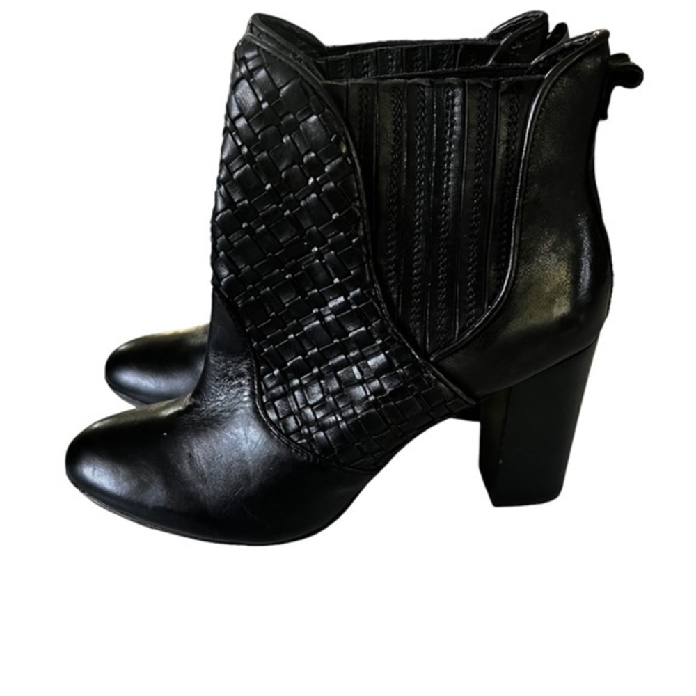 Elliott Lucca‎  Quilted Leather Pull on Heeled Ankle Boot Black Women's sz 9.5